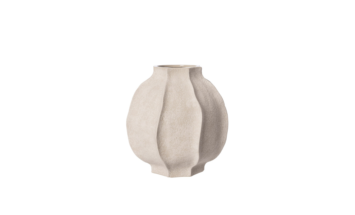 VASE Steinty 18cm Naturhvit i gruppen Dekorasjon / Vaser og Potter hos Sofas & more (270752)