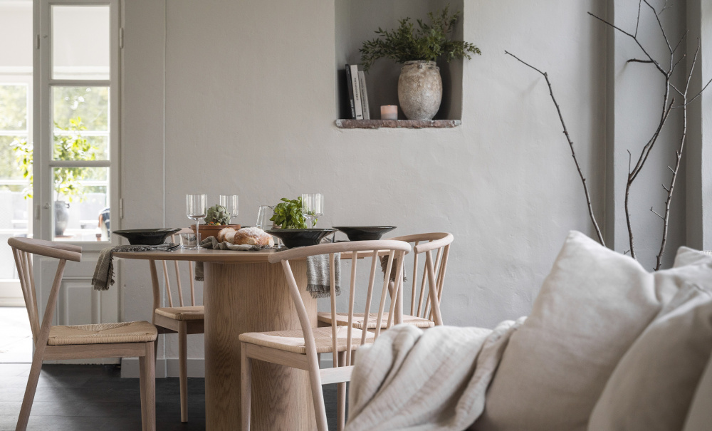 Ninni Stol Brun i gruppen Spiseplass / Sittembler / Pinnestoler hos Sofas & more (0000110837)
