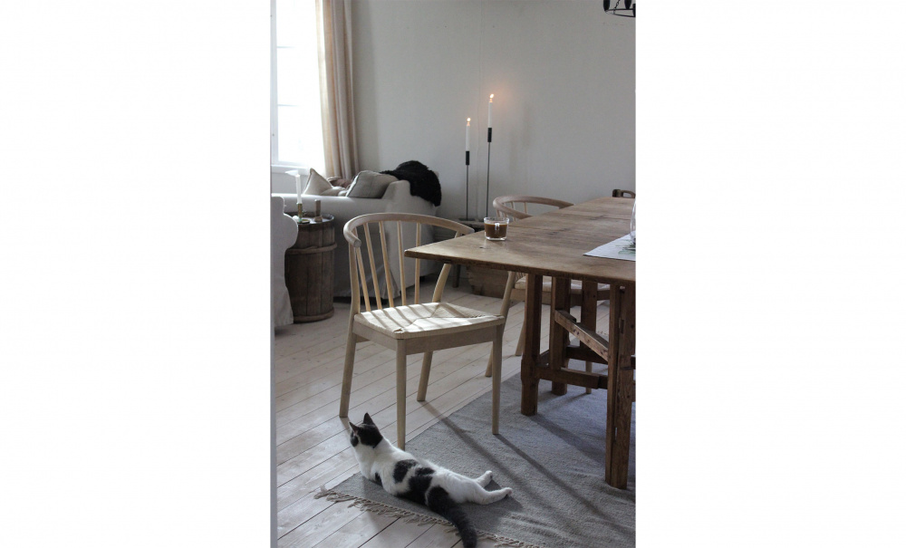 Ninni Stol Brun i gruppen Spiseplass / Sittembler / Pinnestoler hos Sofas & more (0000110837)