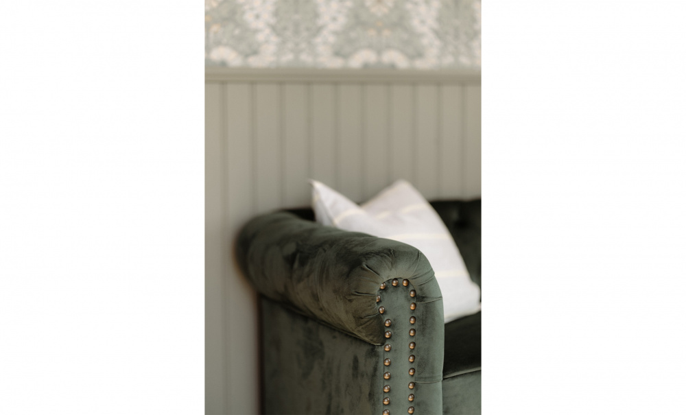 WINDSOR Chesterfield Sovesofa Flyel Grnn i gruppen Stue / Sofaer / Sovesofaer hos Sofas & more (2328-HLR-57)