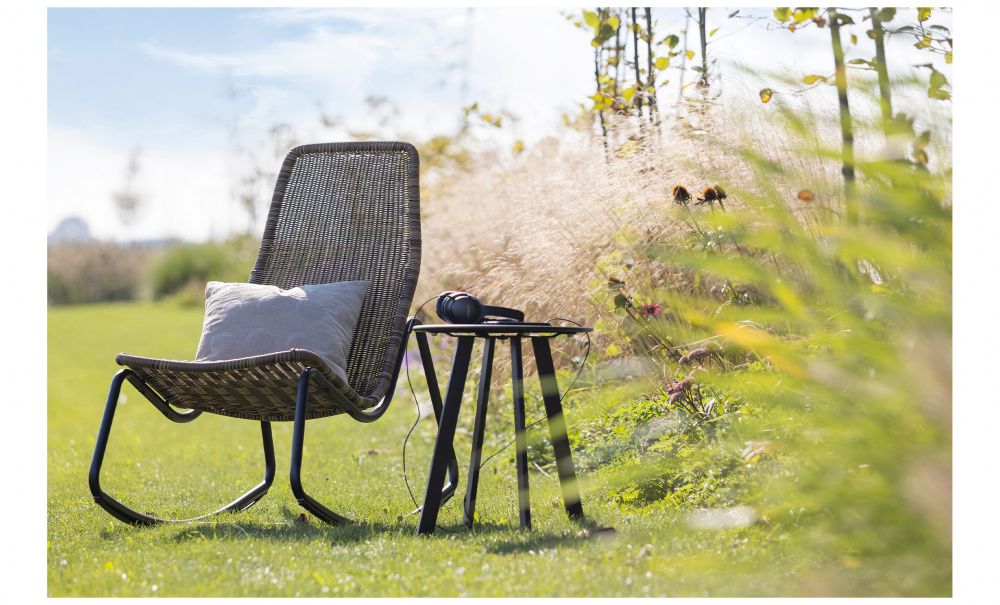 TOM Gyngestol Imitert rotting Naturlig i gruppen Spiseplass / Sittembler / Stoler hos Sofas & more (377259-N)