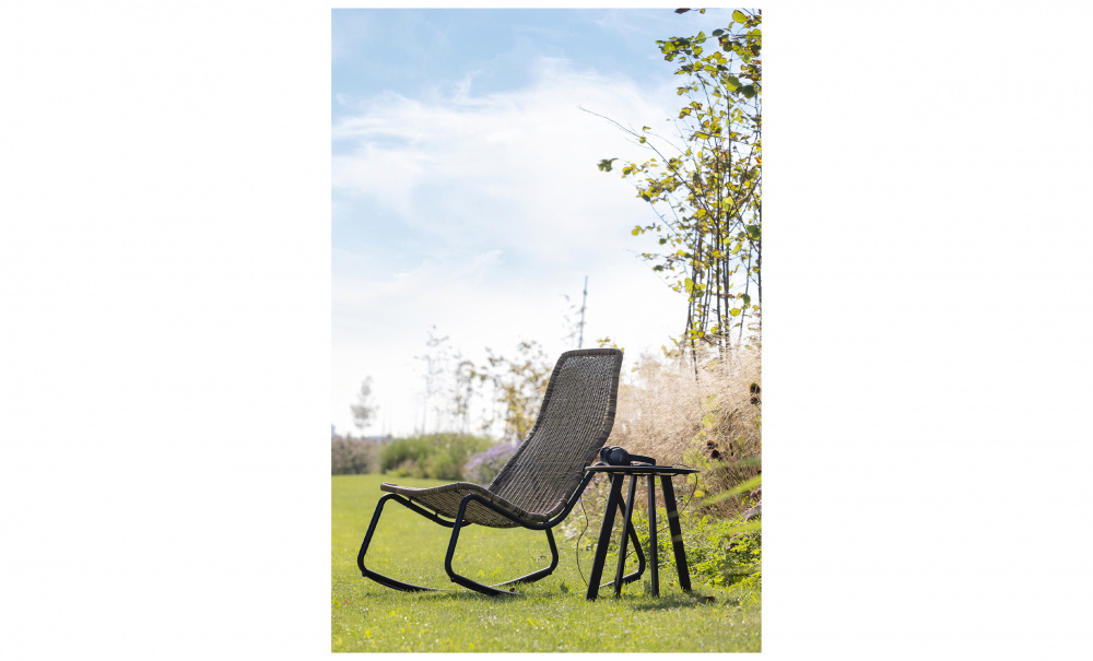 TOM Gyngestol Imitert rotting Naturlig i gruppen Spiseplass / Sittembler / Stoler hos Sofas & more (377259-N)