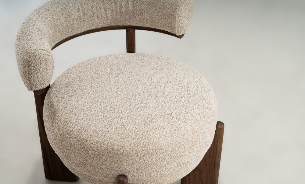 NODA Lenestol Offwhite/Brun i gruppen Stue / Lenestoler hos Sofas & more (CFH761-ZS00281-0284)
