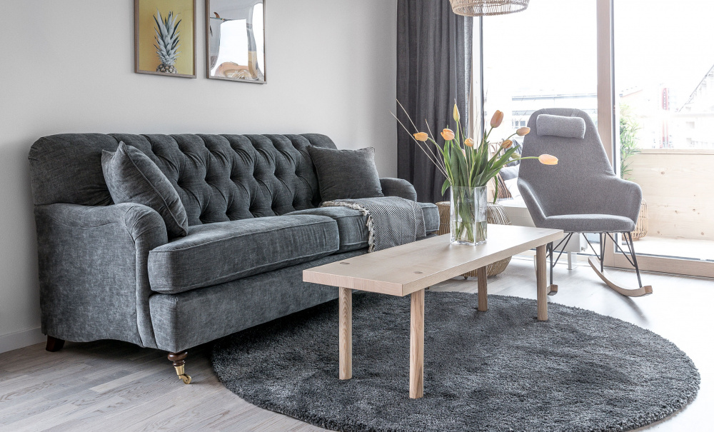 CROMWELL 3-seters sofa Lys gr i gruppen Stue / Sofaer / 3-seters sofaer hos Sofas & more (HS-196-30-2)