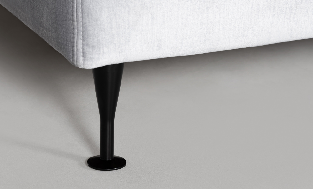 OPERA 180 Kontinentalseng Flyel Lys gr i gruppen Soverom / Senger / Senger 180 hos Sofas & more (KMP04078)