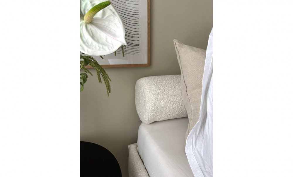 LOUICE Sengesett 180 Boucl Offwhite i gruppen Soverom / Senger / Senger 180 hos Sofas & more (LO-180-IV101)
