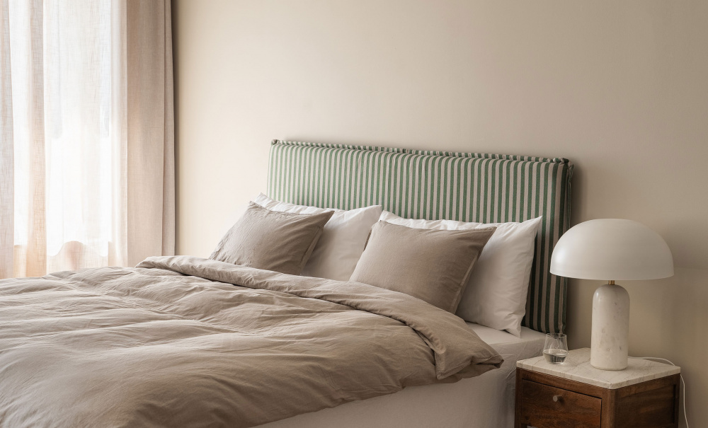 MATHEO Sengegavl Vegghengt 120 Stripete Grnn i gruppen Soverom / Sengegavler / Sengegavler 120 hos Sofas & more (MASG120-GRST)