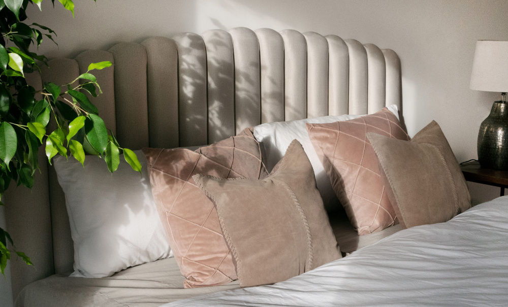 PRIMO HIGH 140 Sengegavl Flyel Mrkegr i gruppen Soverom / Sengegavler / Sengegavler 140 hos Sofas & more (PRHISG140M92)