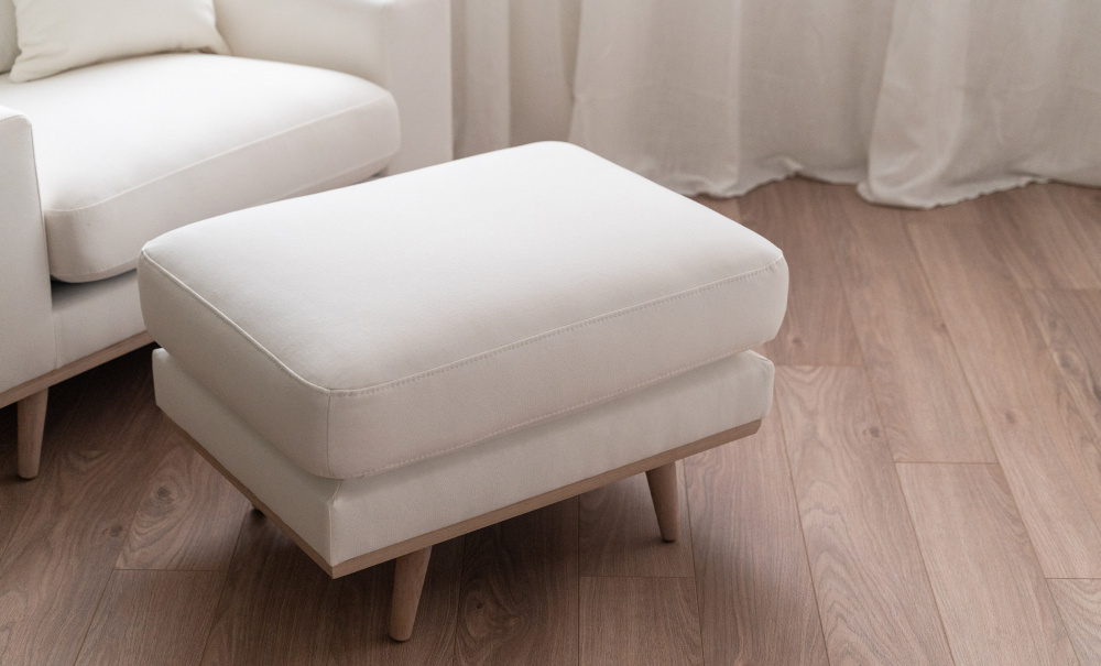 STOCKHOLM PREMIUM Fotskammel Beige i gruppen Stue / Sofaer / Fotskamler hos Sofas & more (STFS-BABE)