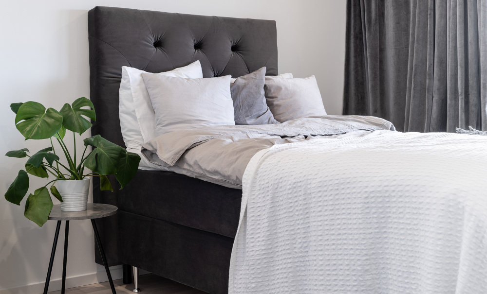 VRMD Premium Sengepakke 160 Velvet Dark Grey i gruppen Soverom / Senger / Sengepakke hos Sofas & more (VARMDOPKT160-SAL18)